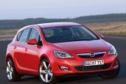 Opel Astra и Peugeot 308 на одной платформе: какой гибридный хэтчбек выбрать в 2026 году