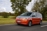 Новый Volkswagen Multivan проверили на  лосином тесте   что из этого получилось  видео