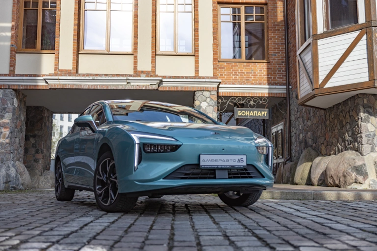 Почему электроседан АмберАвто А5 стал хитом продаж в России осенью 2025 года