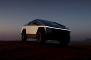 Почему судьба Tesla Cybertruck под вопросом и как решения Илона Маска могут изменить рынок электромобилей