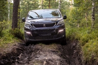 Почему Peugeot Traveller продается лучше своих соплатформенников  И каковы шансы Citroen Space Tourer и Opel Zafira Life