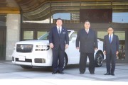 Toyota показала свой первый внедорожник кабриолет для очень больших пассажиров