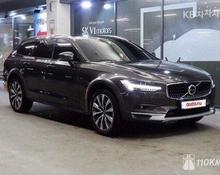 Volvo V90 Cross Country: 2021 Pro 2.0 AT 4x4 универсал Владивосток 2л 3728000 Р