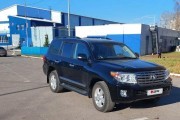 В Нефтекамске нашли в гараже и решили дорого продать Toyota Land Cruiser 2015 с пробегом 3,5 тысячи