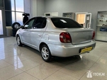 Toyota Platz: 2002 1.5 i 16V AT Кемерово 1л 379000 Р