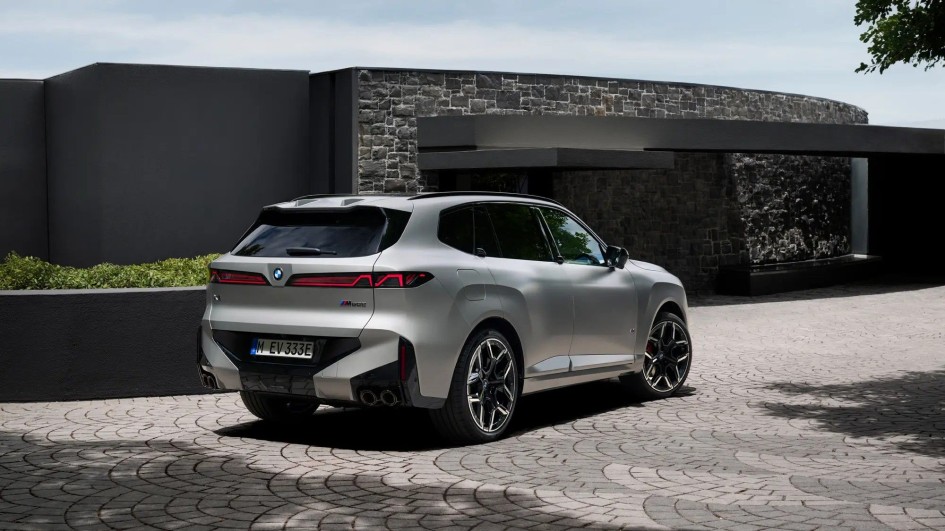BMW X5 сменил конструкцию багажника: исчезла фирменная двухсекционная дверь