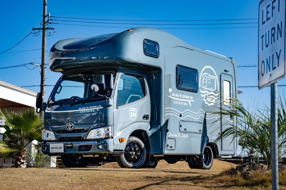 Японский автодом Enoshima на базе Toyota Camroad: 7 спальных мест и необычная планировка