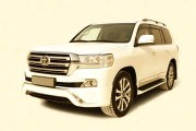 Редкий Toyota Land Cruiser выставили на торги за 9,5 млн рублей: прошло 10 лет, а он как новый