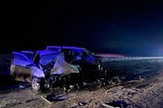 В Саратовской области Lada Granta залетела между двумя минивэнами  Три человека погибли