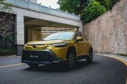 В Россию привезли новый бюджетный кроссовер Toyota Frontlander  сколько он стоит 