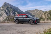 MINI против Tesla: какой кроссовер удивит больше — неожиданный выбор эксперта