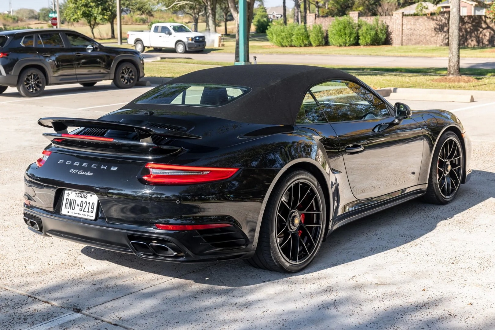 В США купили Porsche 911 Turbo Cabriolet 2017 года за 96 500 долларов на аукционе