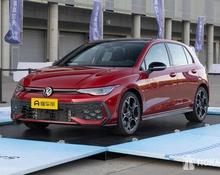Volkswagen Golf GTI: 2025 2.0 AMT хэтчбек Благовещенск 2л 4000077 Р