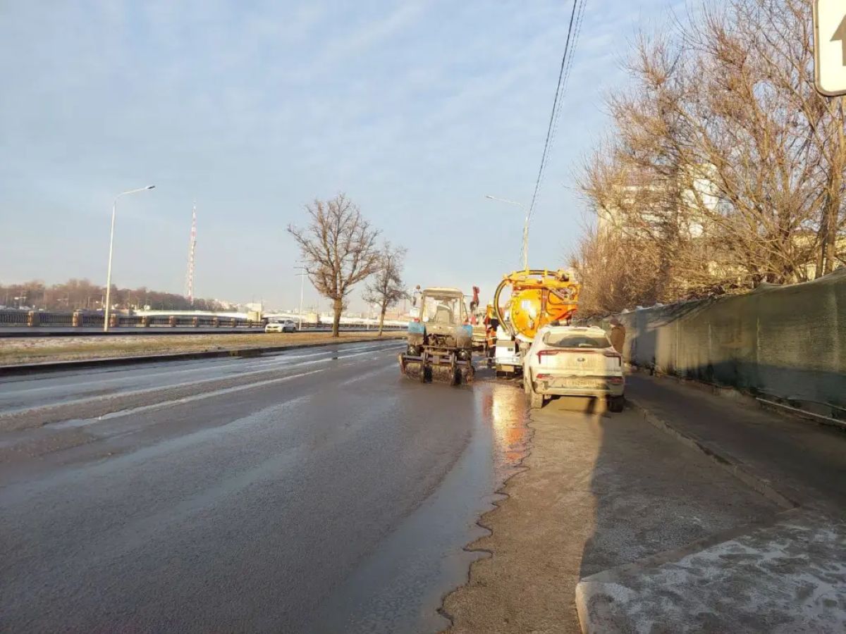 Холодная вода хлынула в третий раз за неделю: Водоканал не справляется с наследием 1970-х