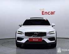 Volvo V60 : 2020 2.0 AT 4x4 универсал Благовещенск 2л 2791011 Р