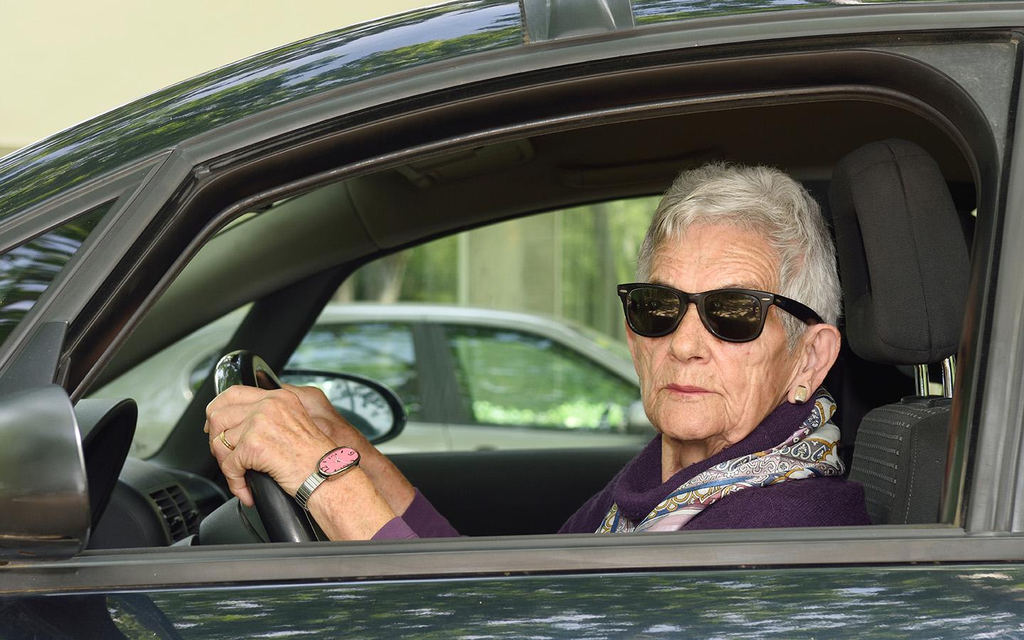 Водителей хотят защитить от аферистов новой обязательной страховкой при покупке авто