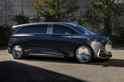 Mercedes Benz показал роскошный минивэн с шахматами  65 дюймовым экраном и комфортом лимузина
