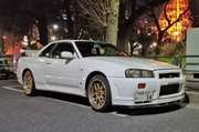 Украденный скандальный Nissan Skyline GT R Льюиса Хэмилтона нашли в последний момент  Таможенники обнаружили его в грузовом контейнере