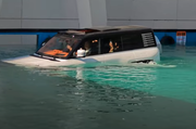 Внедорожник BYD YangWang U8 сделал заплыв в бассейне и не утонул