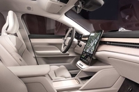 Volvo ES90   новый флагманский лифтбек с элементами кроссовера