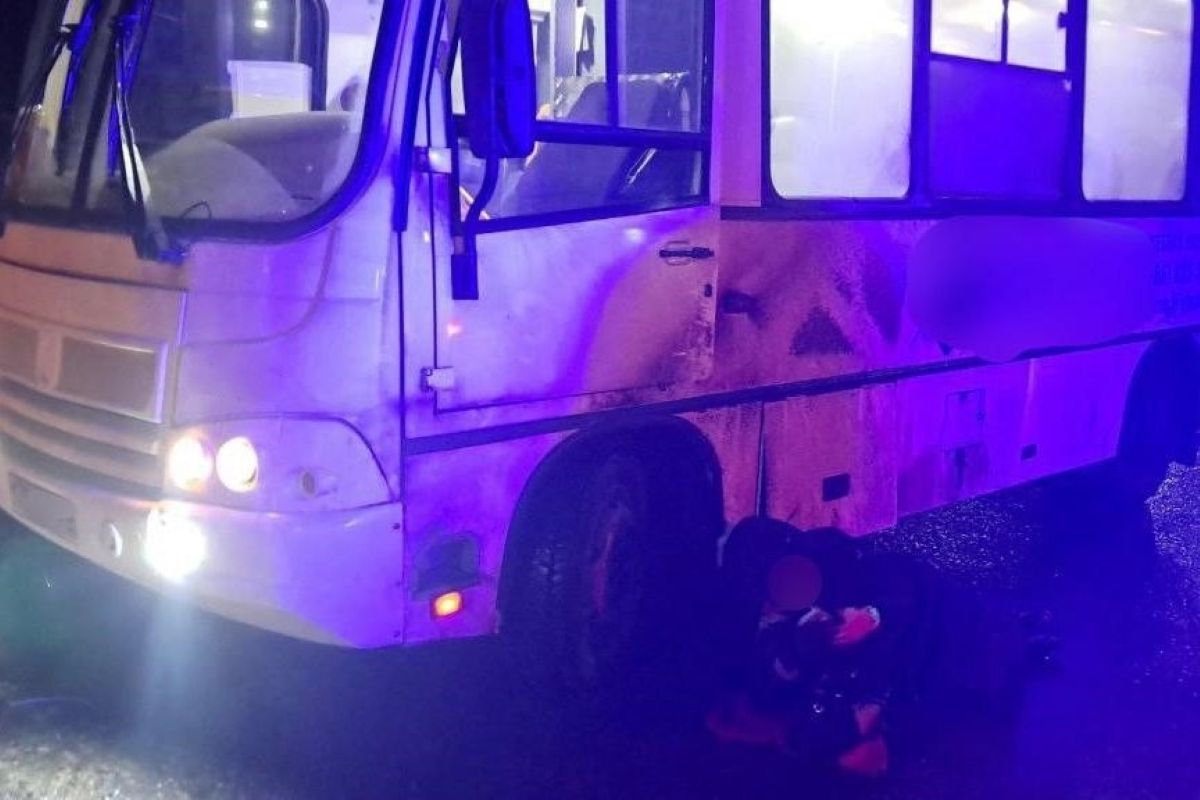 В Рощино автобус ПАЗ наехал на женщину при развороте: движение перекрыто