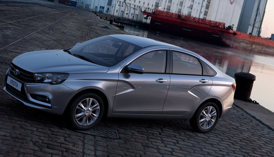 Сравнение Lada Vesta, Geely Emgrand и Omoda S5: что выбрать в 2026 году