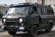 «Буханка»-терминатор из Череповца: советский фургон УАЗ-2206 превратили в киберпанк-броневик