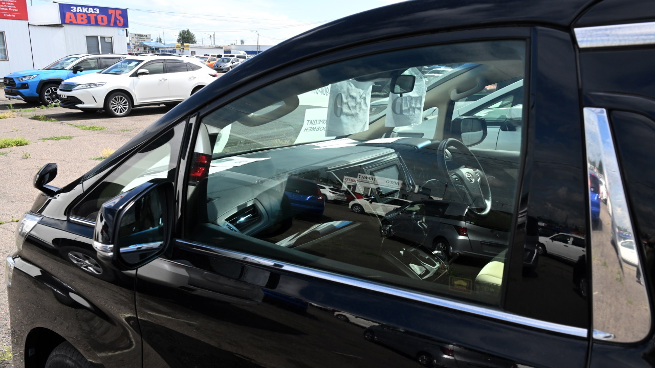 В НАМИ готовят срочные изменения в стандартах для гибридов и праворульных авто