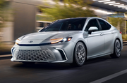 Toyota Camry против Skoda Superb: кто дольше не просит дорогого ремонта в российских реалиях